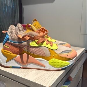Women’s puma sneakers